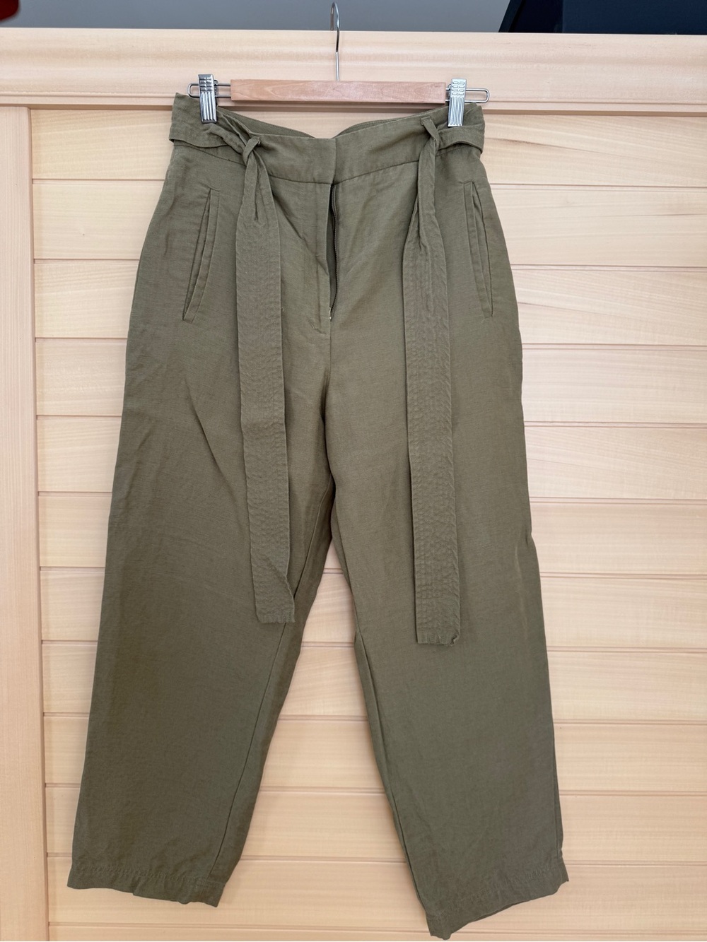 Wilfred Aritzia Olive Belted Chinos - Linen